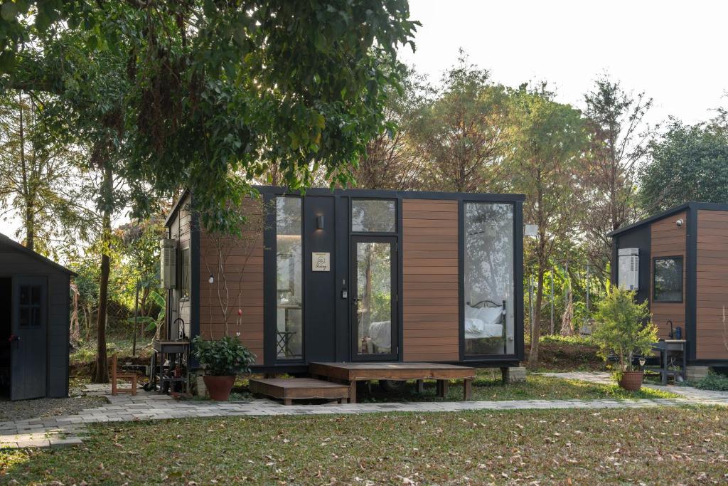Gandan Inn 3 by Tiny Away