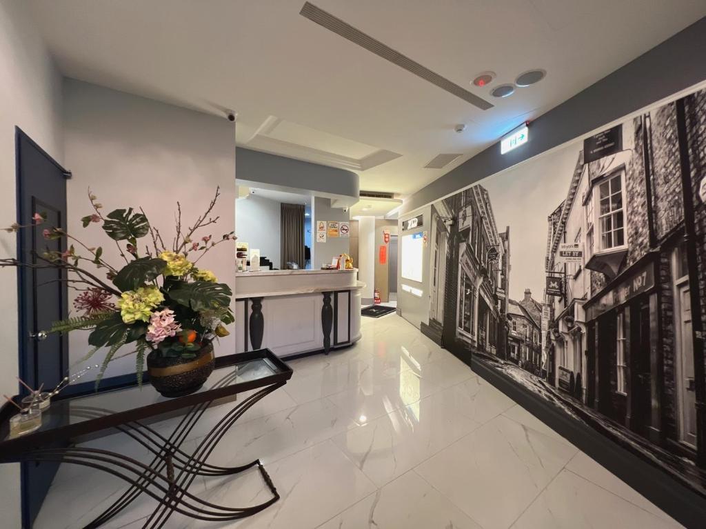H Hotel