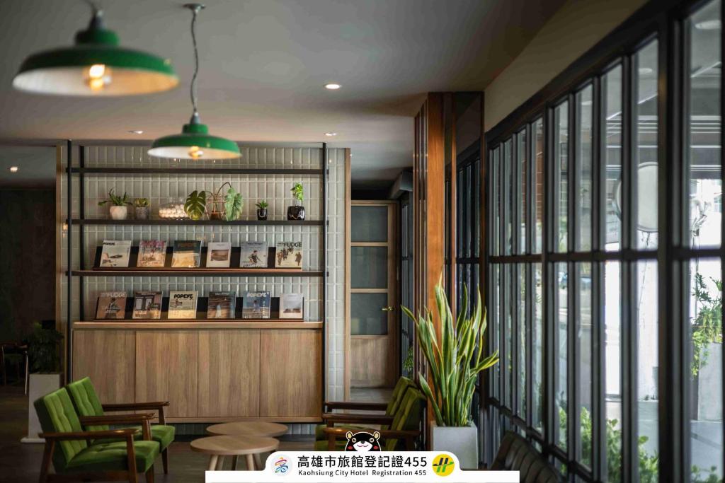 康橋商旅-高雄站前館