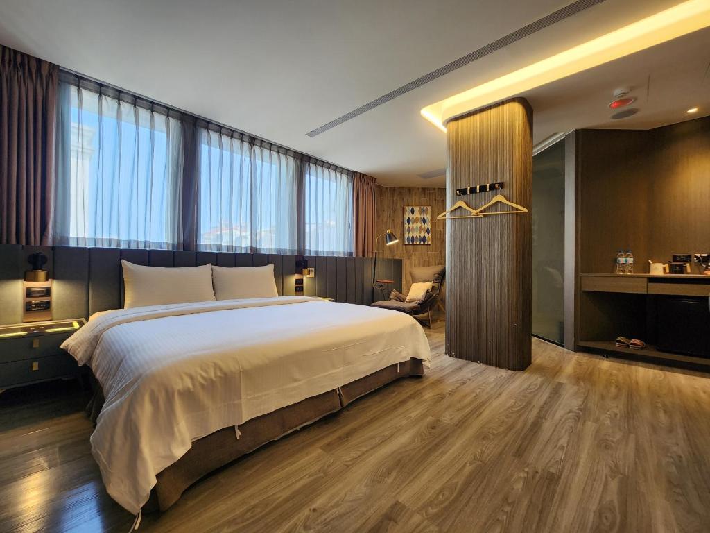 花蓮品悅文旅近東大門夜市近市區免費特斯拉充電免費自助吧Hualien Pink Corner Hotel