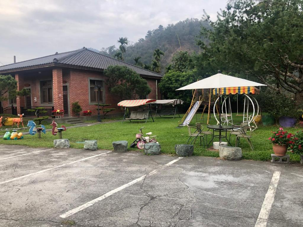鄉村民宿餐廳